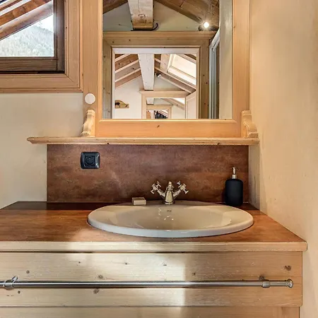 Apartment Longview, Alpes Agency, Central Chamonix, Sleeps 8 *
