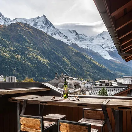 Apartment Longview, Alpes Agency, Central Chamonix, Sleeps 8