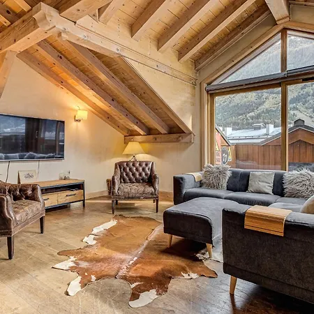 Apartment Longview, Alpes Agency, Central Chamonix, Sleeps 8 *